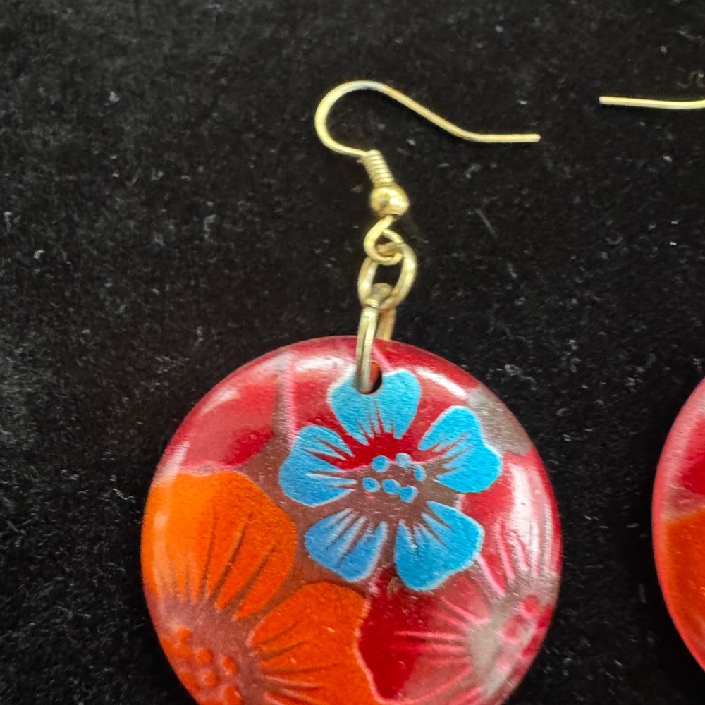 Lauren May Art Deco Resin Floral Red Earrings - Picture 2 of 3